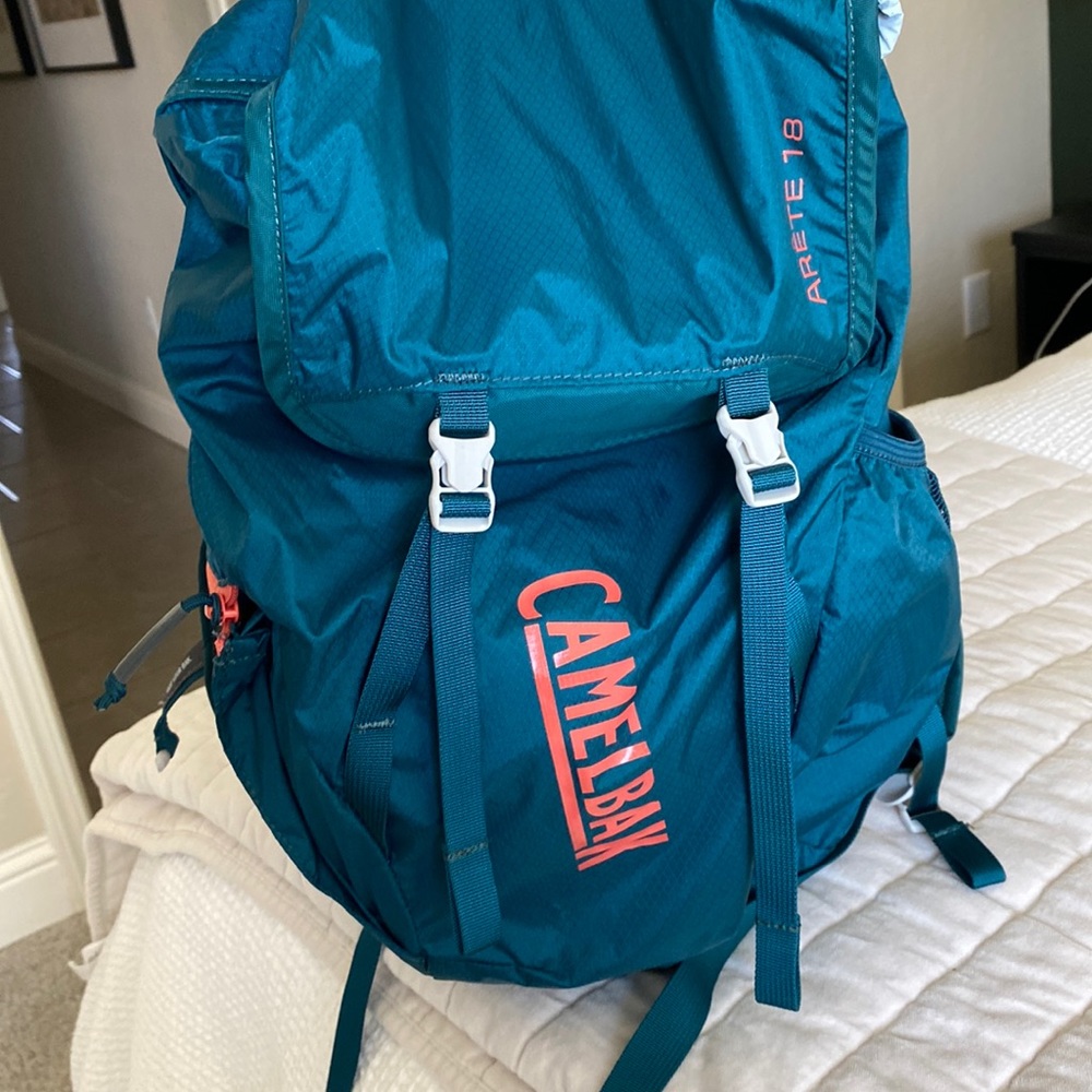 Camelbak Arete 18
